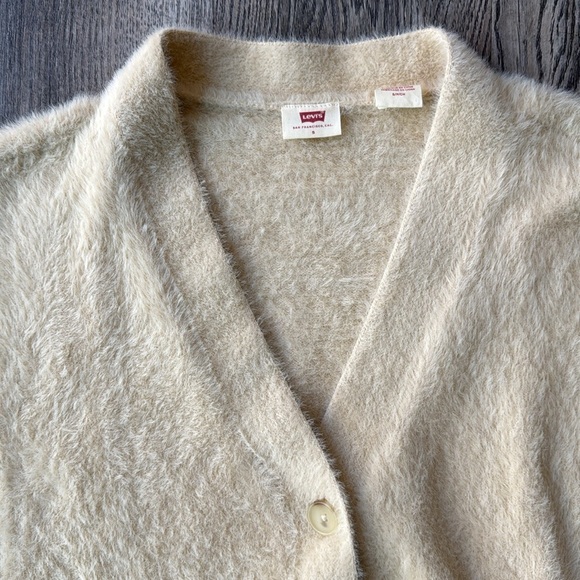 Levi’s Sweater White Fuzzy Betty Cardigan Sweater Relaxed Fit Size Small - Picture 6 of 16